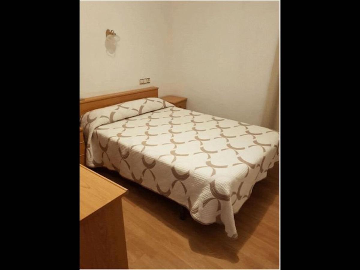 Room In Lodge - Double And Single Room - Pension Oria 2 Luarca Kültér fotó